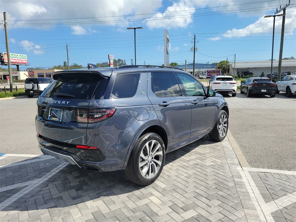 2025 Land Rover Discovery Sport S photo 4