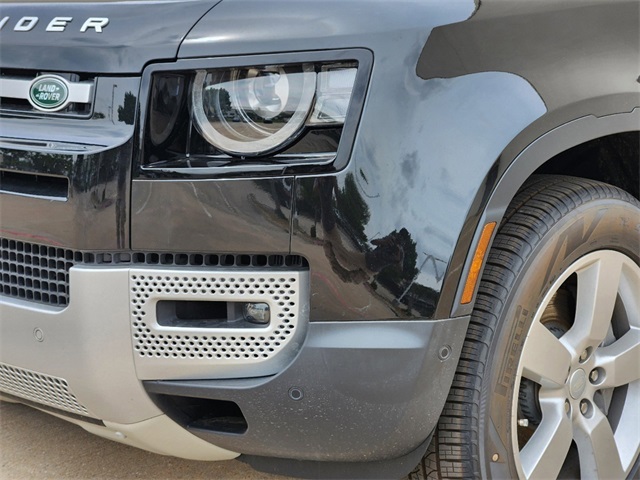 2024 Land Rover Defender 110 S photo 5
