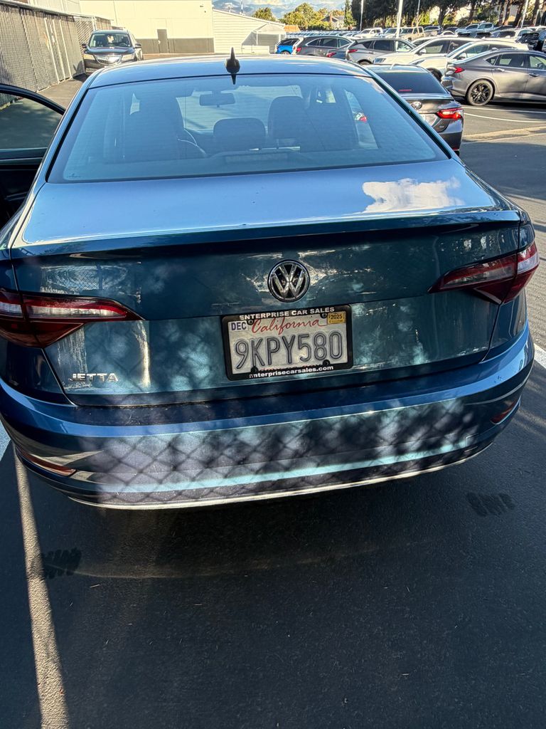 2020 Volkswagen Jetta SE R-Line photo 4