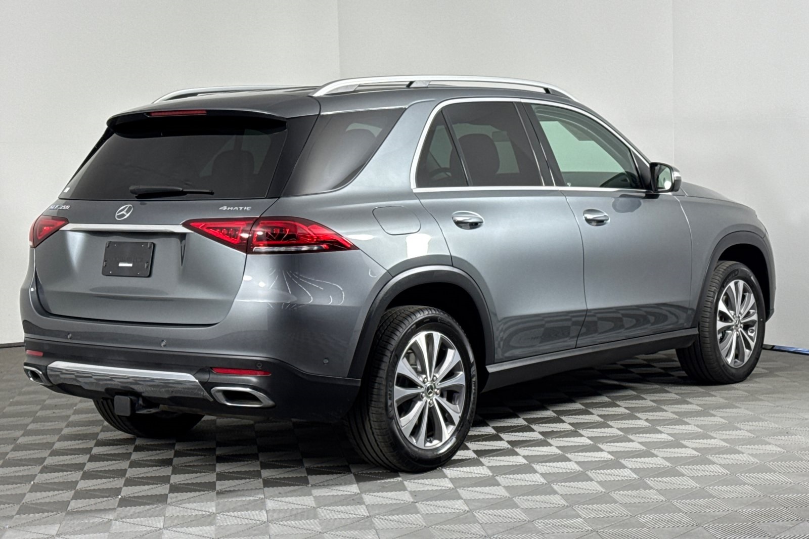 2023 Mercedes Benz GLE 350 4MATIC photo 3