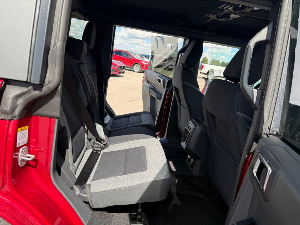 2025 Ford Bronco Big Bend photo 16