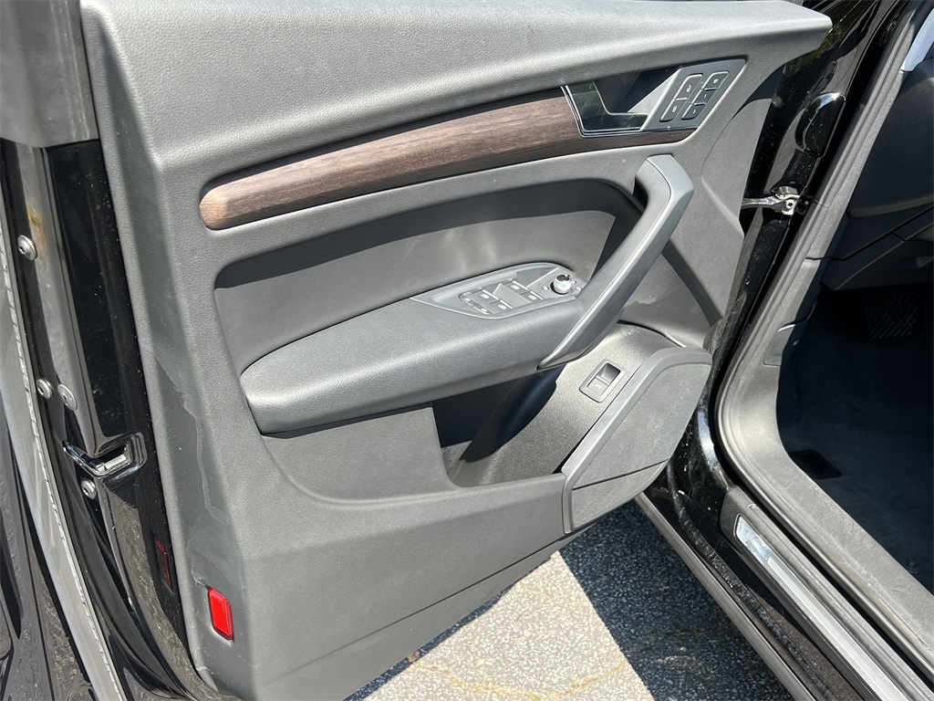 2021 Audi Q5 45 Premium photo 7