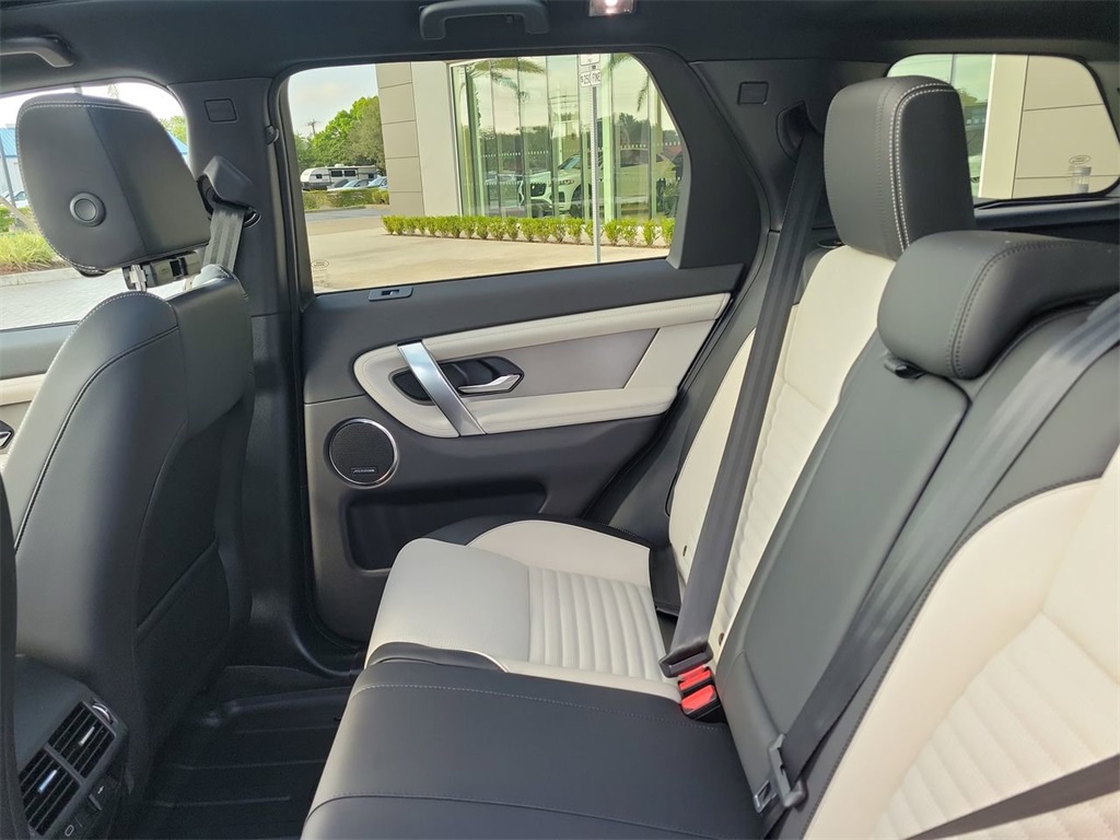 2025 Land Rover Discovery Sport SE photo 16