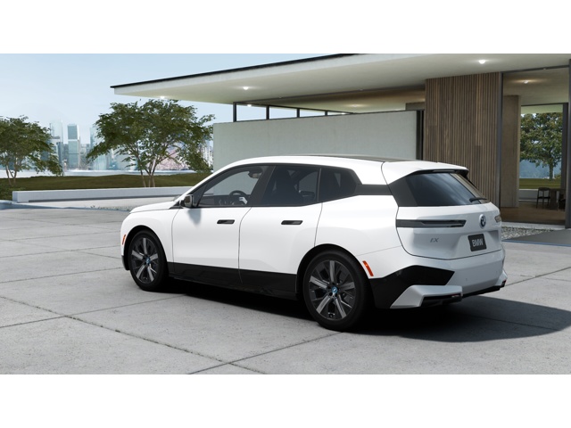 New 2025 Mineral White Metallic BMW xDrive50 image 2