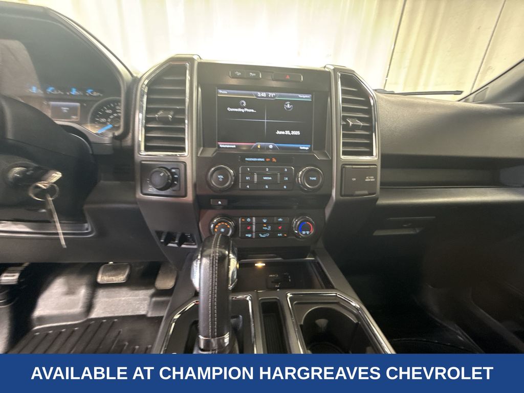 2015 Ford F-150 XLT photo 10