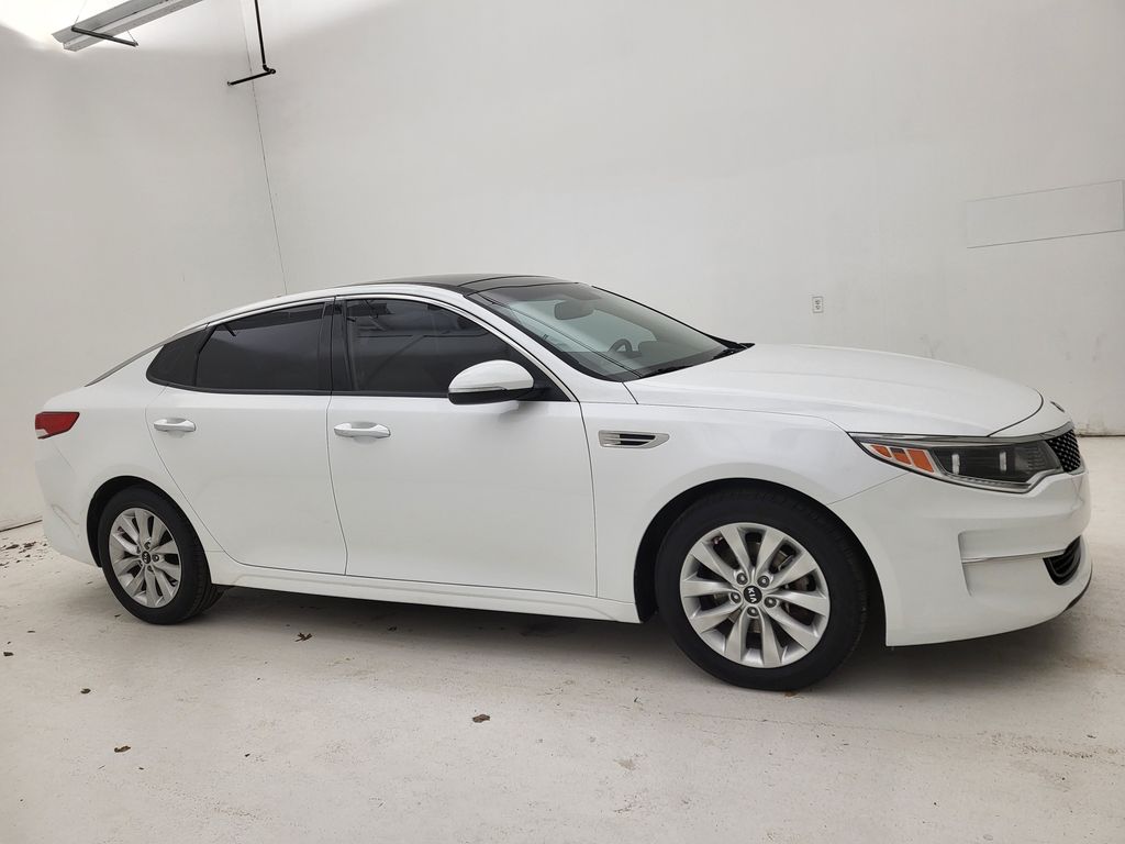 2017 Kia Optima EX's photo