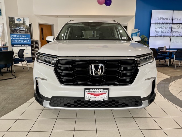 2025 Honda Pilot Touring photo 2