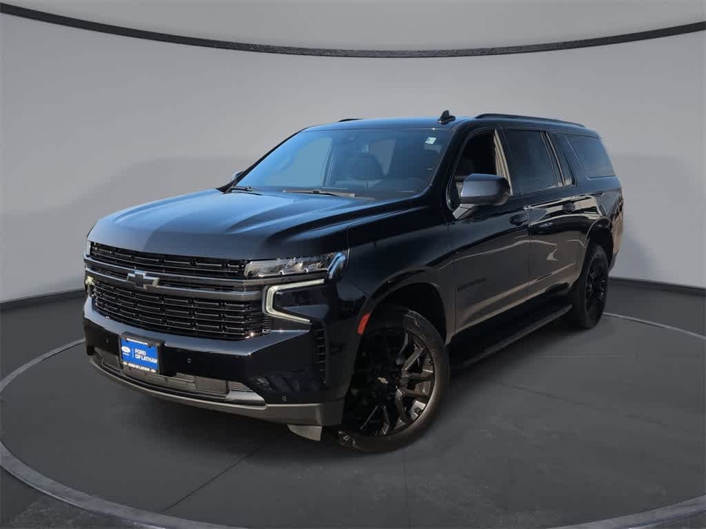 2022 Chevrolet Suburban RST's photo