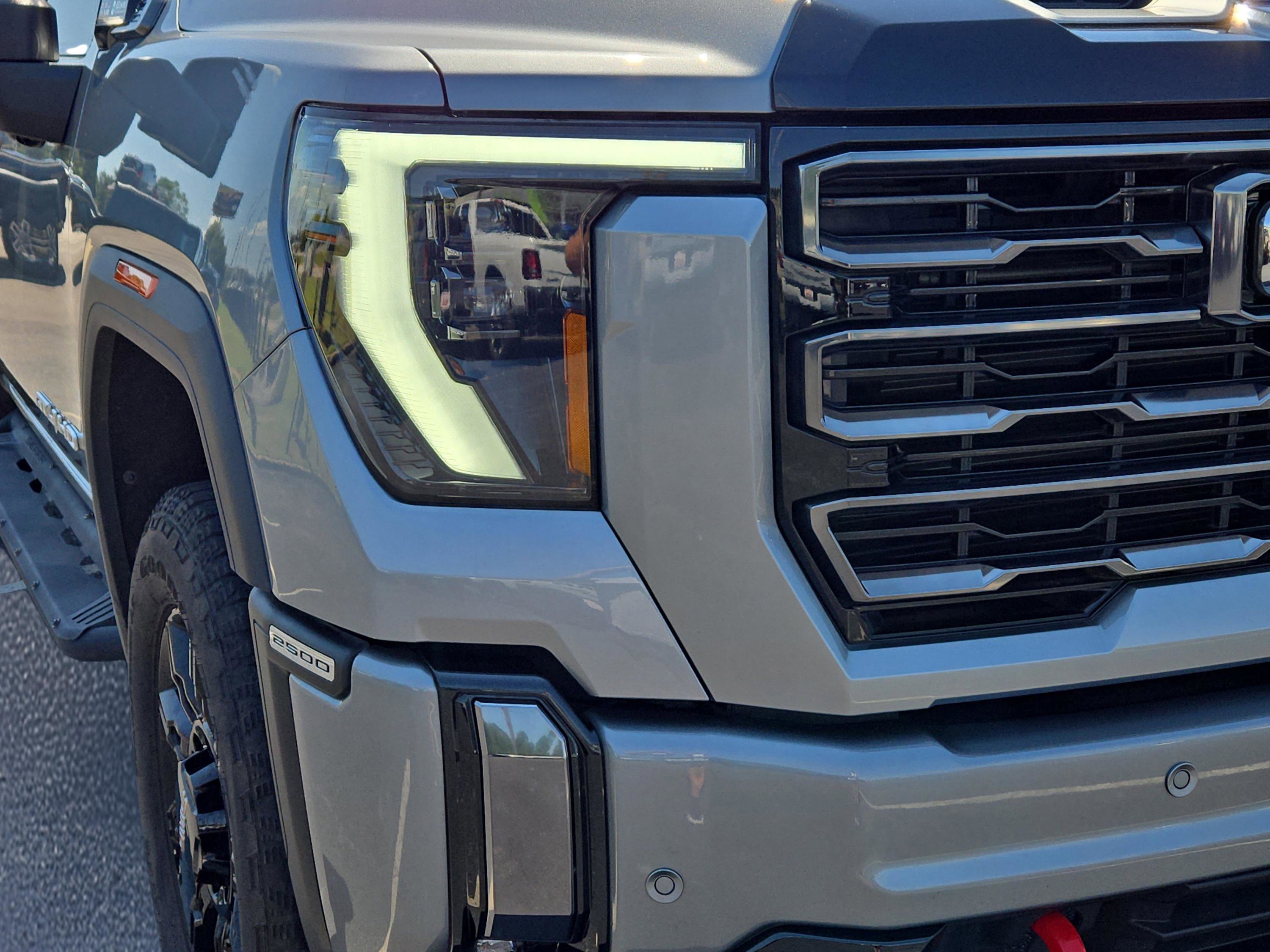 2024 Gmc Sierra HD AT4 photo 3