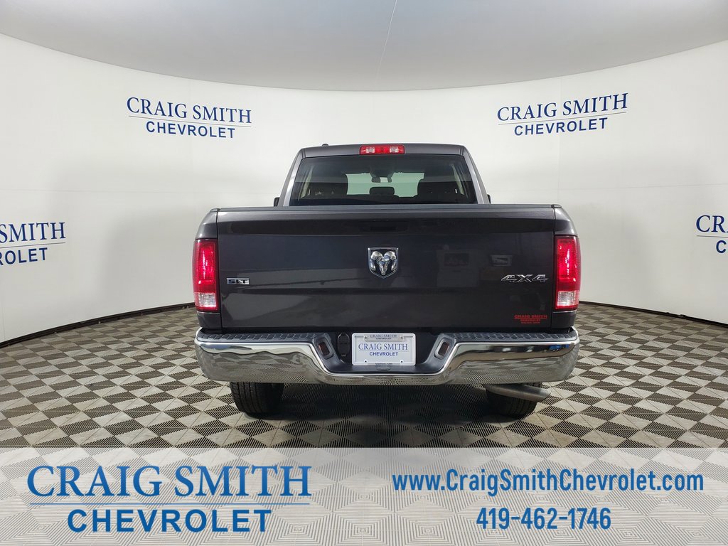 2024 Ram 1500 Classic SLT photo 4