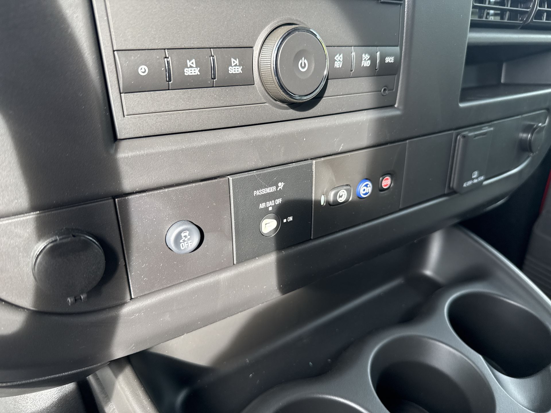 2024 Chevrolet Express Cargo 2500 photo 22