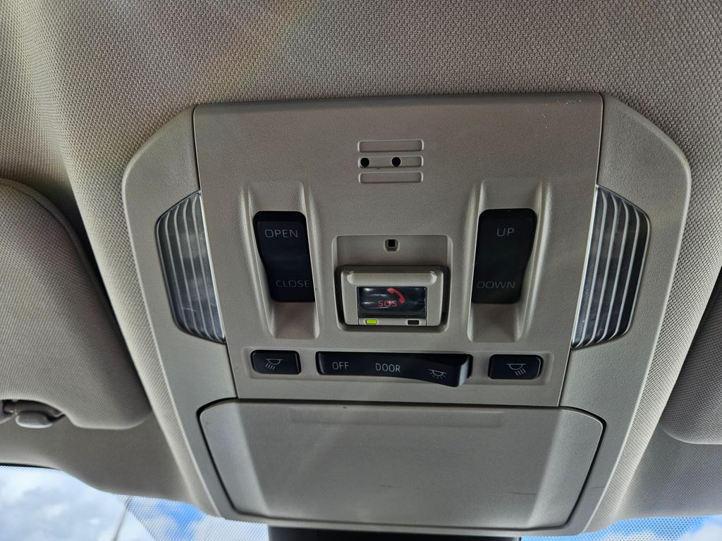 2022 Toyota Highlander XLE photo 17
