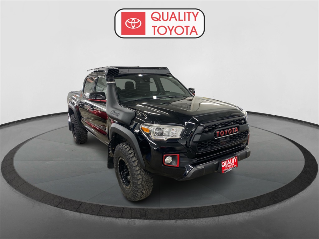 Used 2018 Toyota Tacoma TRD Off Road with VIN 5TFCZ5AN7JX135690 for sale in Fergus Falls, Minnesota