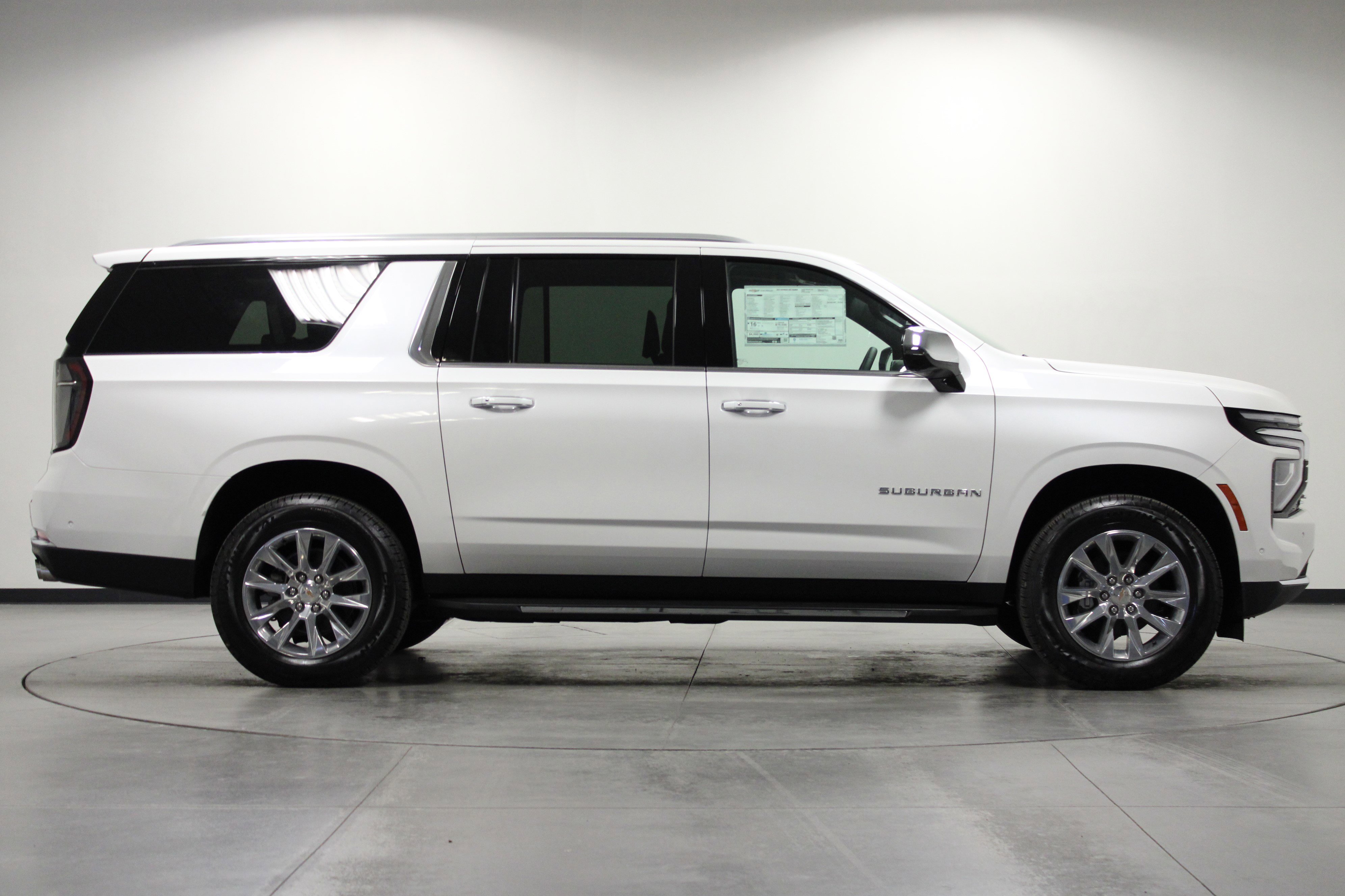 2025 Chevrolet Suburban Premier photo 2