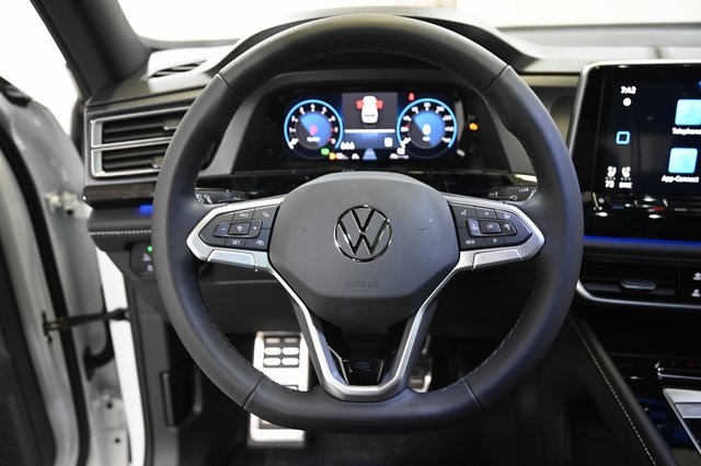 2026 Volkswagen Atlas Cross Sport SEL Premium R-Line photo 3