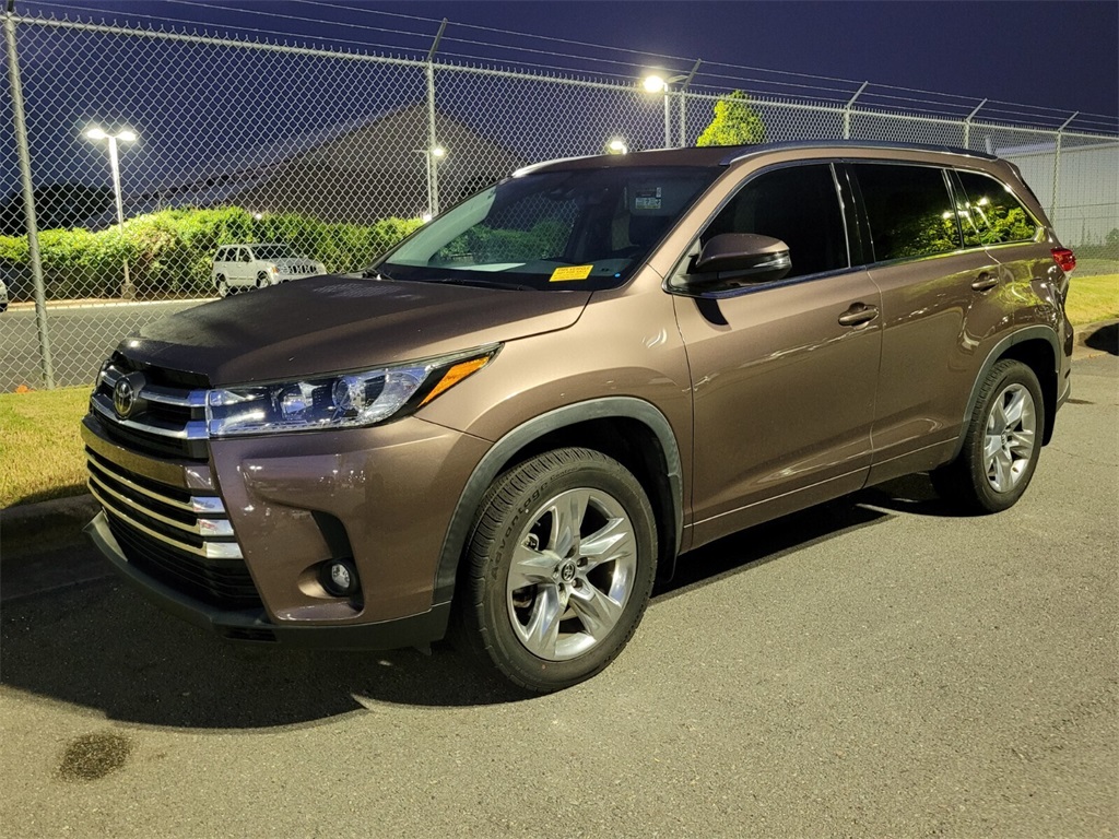 2019 Toyota Highlander Limited photo 2