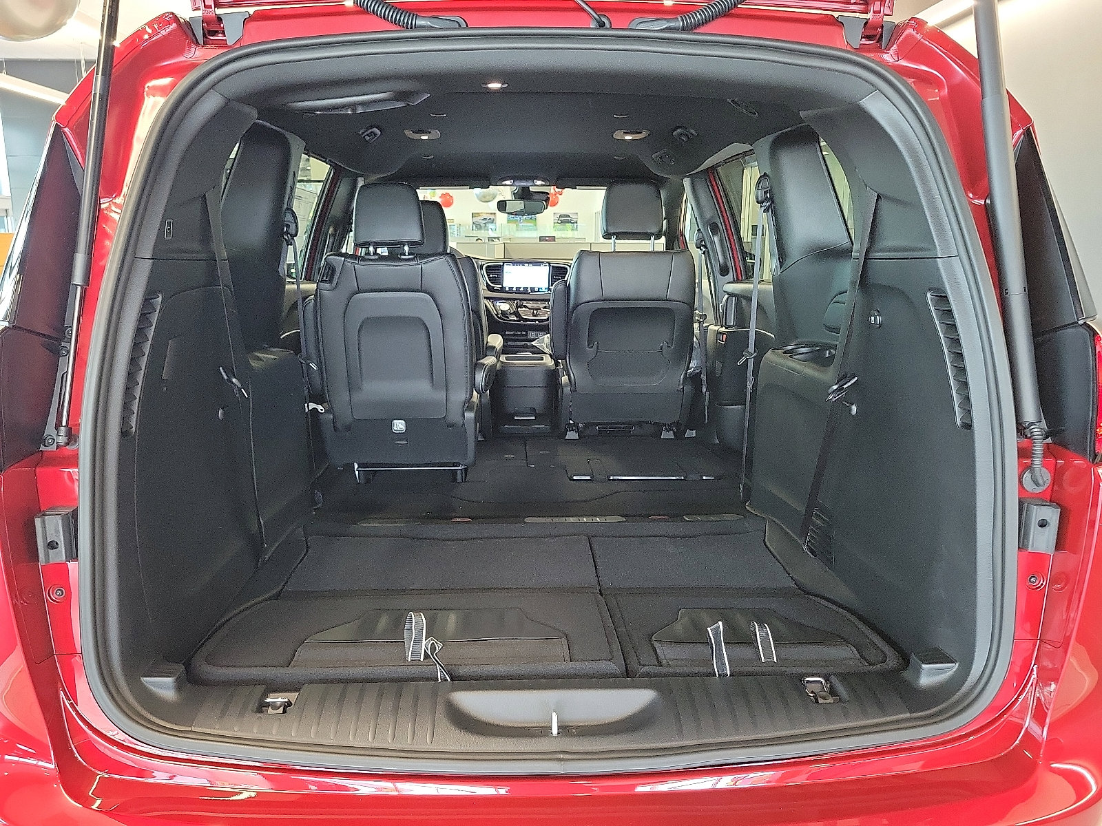 2025 Chrysler Voyager LX photo 14