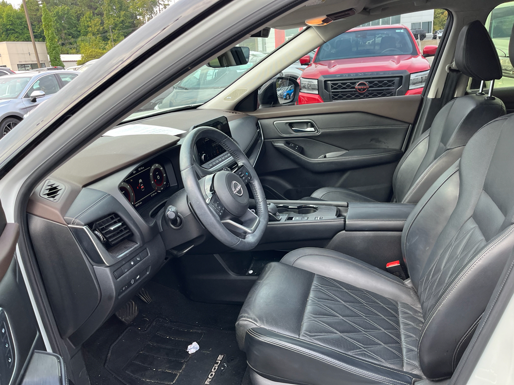 2023 Nissan Rogue Platinum photo 5