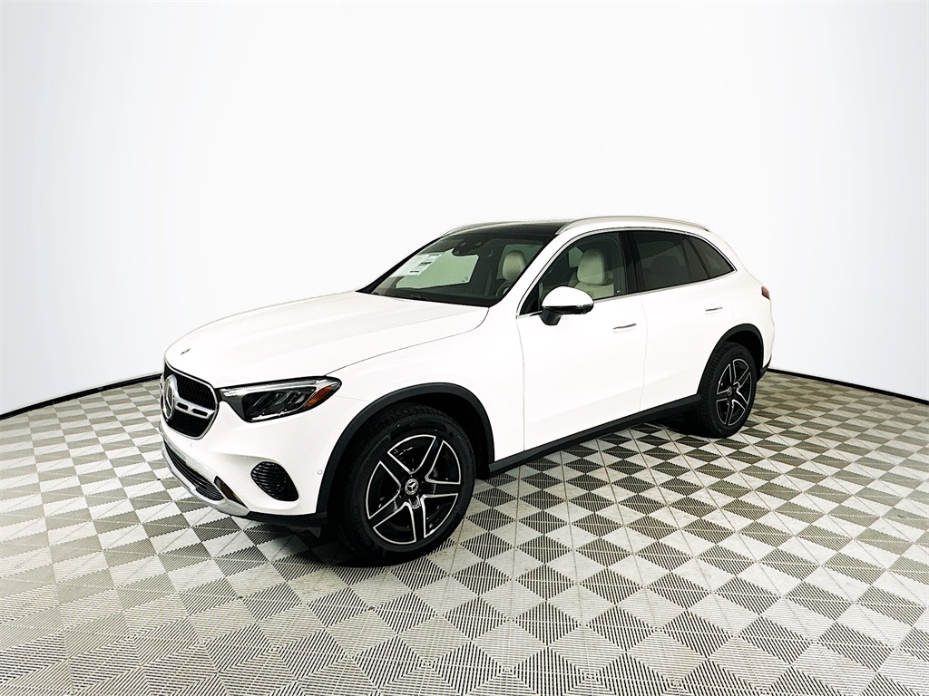 2026 Mercedes Benz GLC 300 4MATIC photo 3