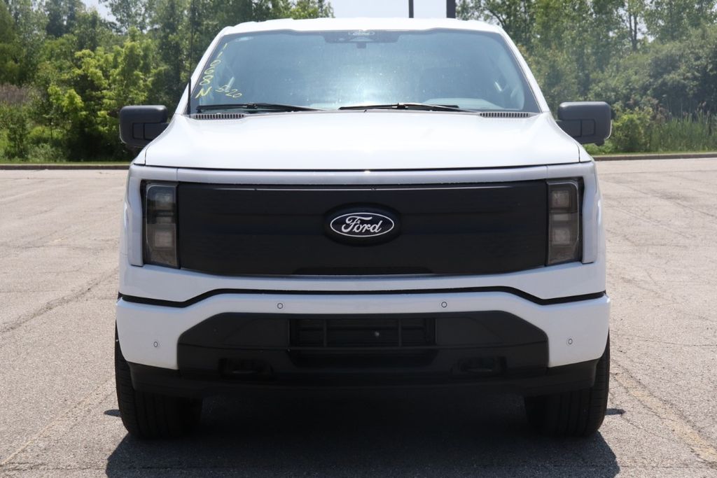 2025 Ford F-150 Lightning photo 2