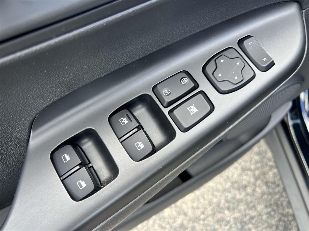 2023 Hyundai Kona SEL photo 17