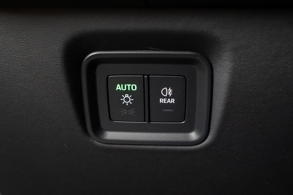 2025 Porsche Cayenne photo 21