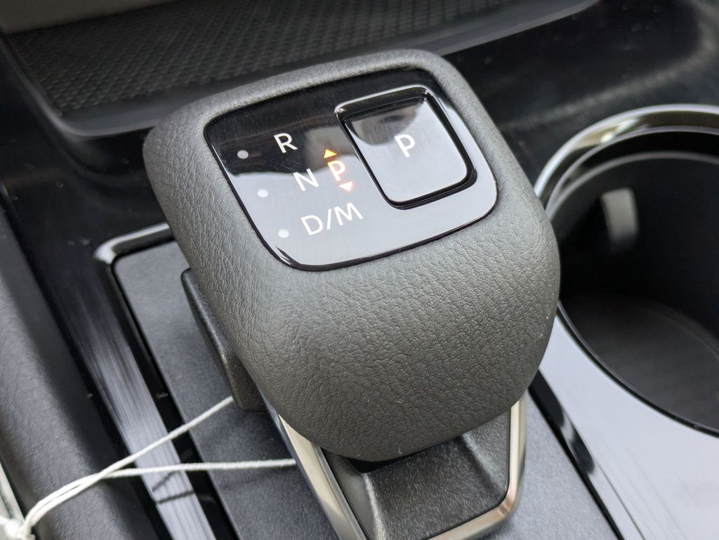 2026 Nissan Rogue SV photo 18