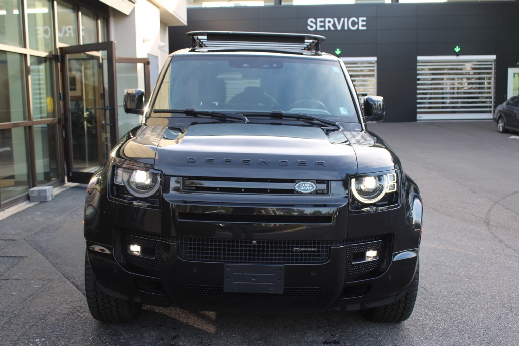 2022 Land Rover Defender 110 X-Dynamic HSE photo 2