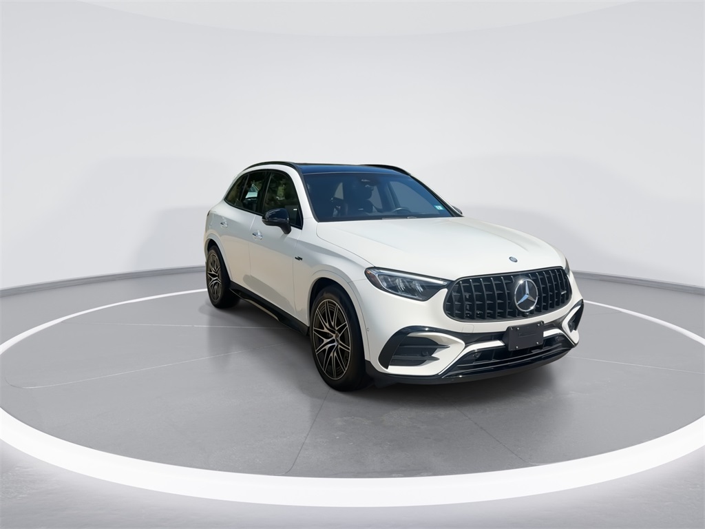 2024 Mercedes Benz GLC 43 AMG 4MATIC photo 2