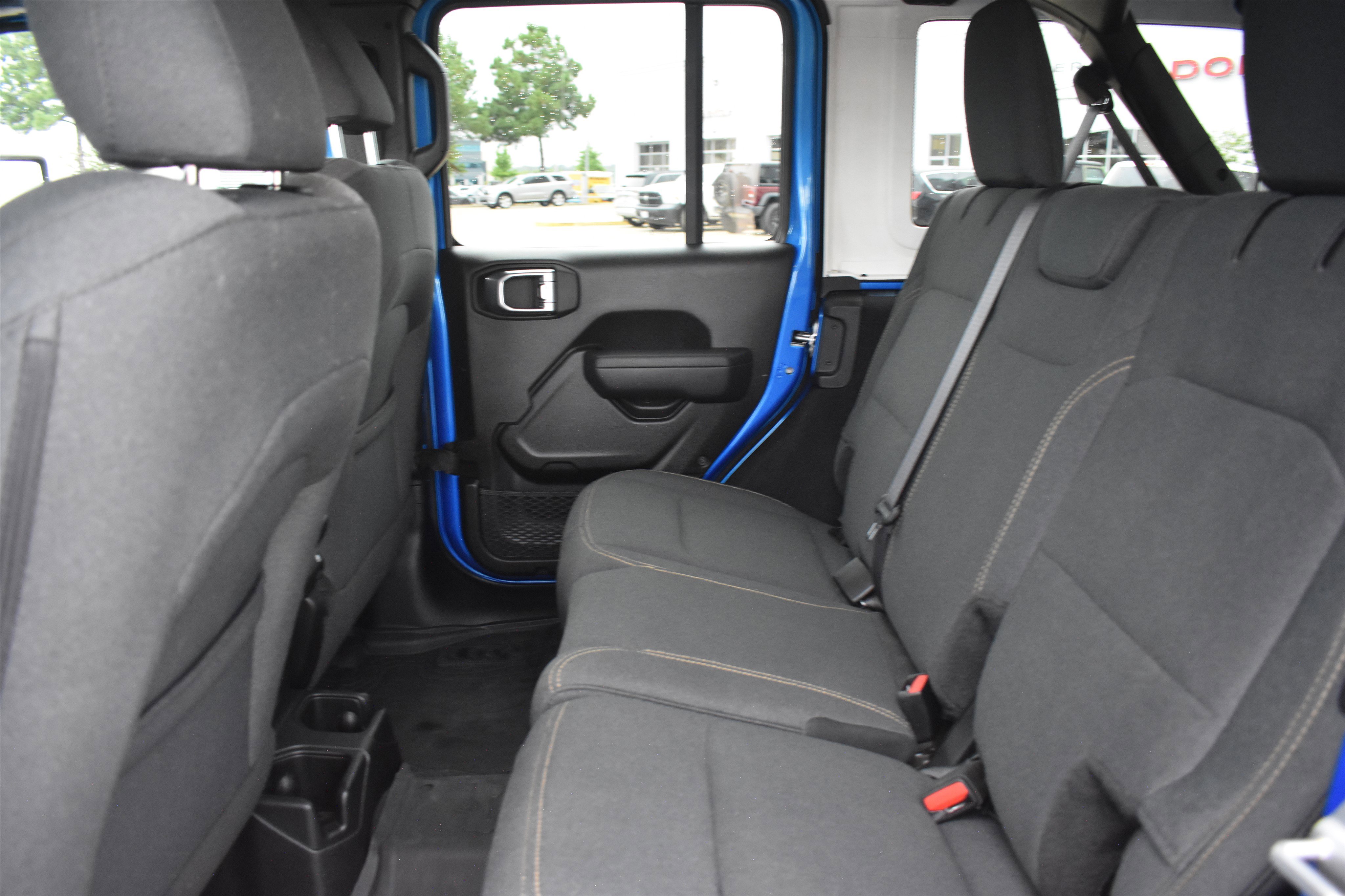 2024 Jeep Wrangler Willys photo 3