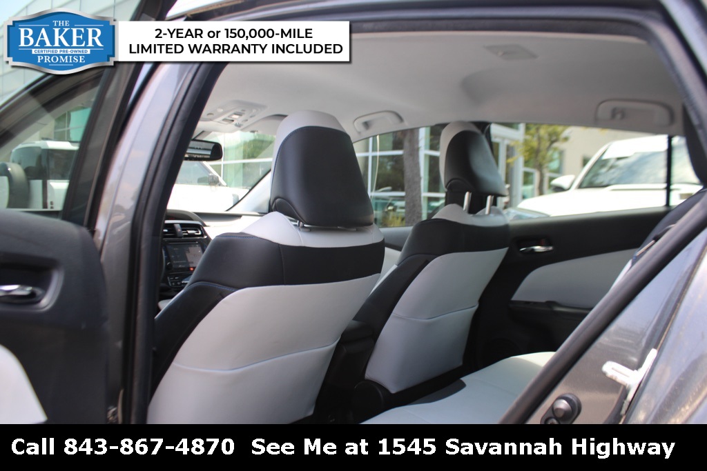 2017 Toyota Prius Four photo 15