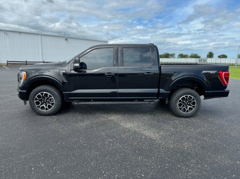 2023 Ford F-150 XL photo 2
