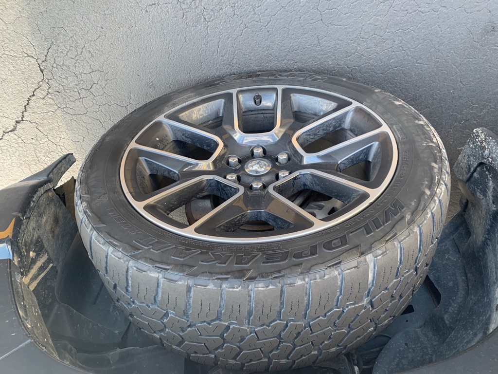 2021 Ram 1500 Sport photo 3