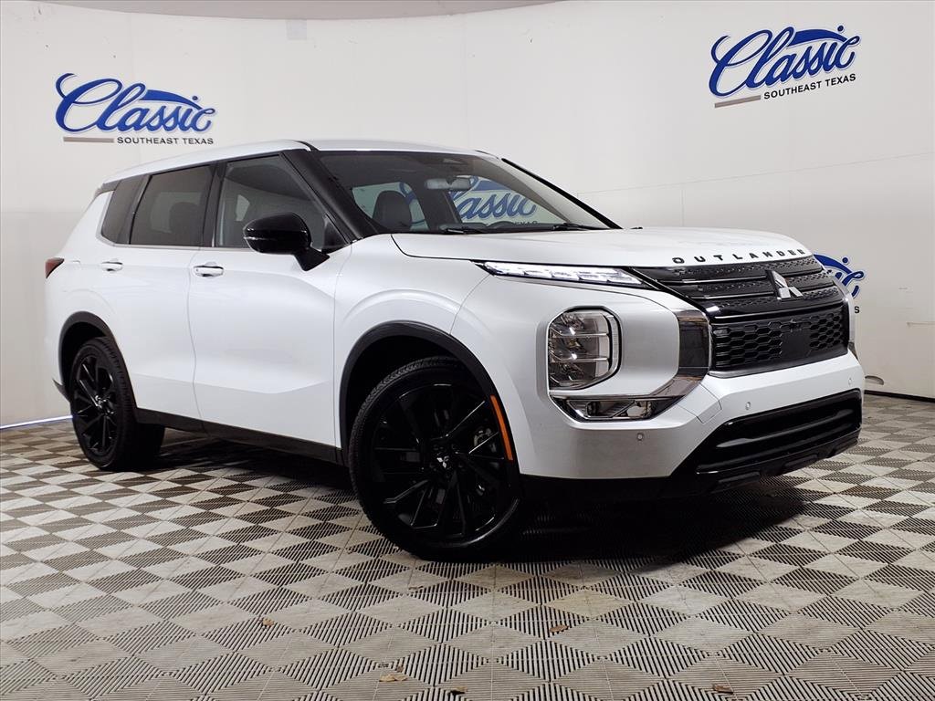 2023 Mitsubishi Outlander SE Black Edition's photo