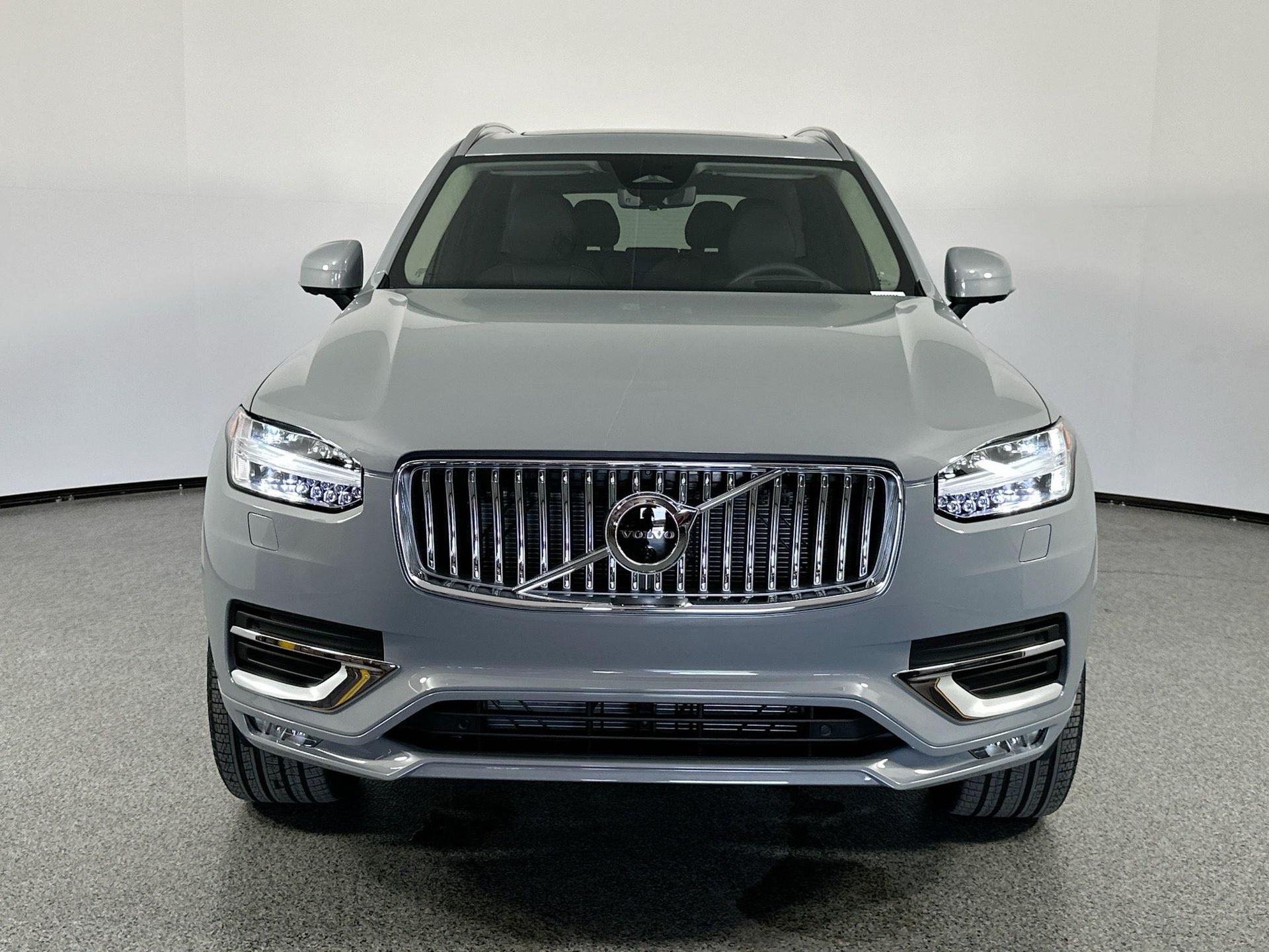 2025 Volvo XC90 photo 2