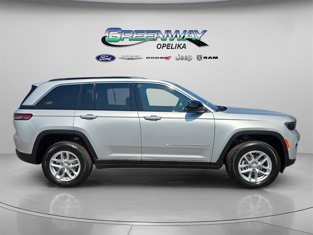 2025 Jeep Grand Cherokee Laredo X photo 7