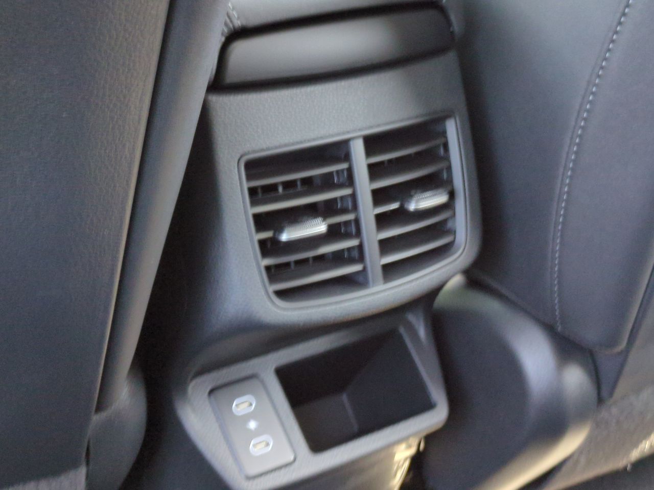 2026 Kia Seltos EX photo 19