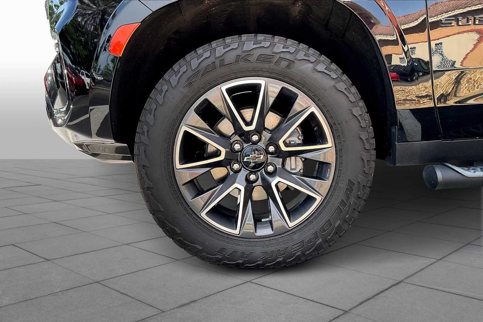 2021 Chevrolet Suburban Z71 photo 8
