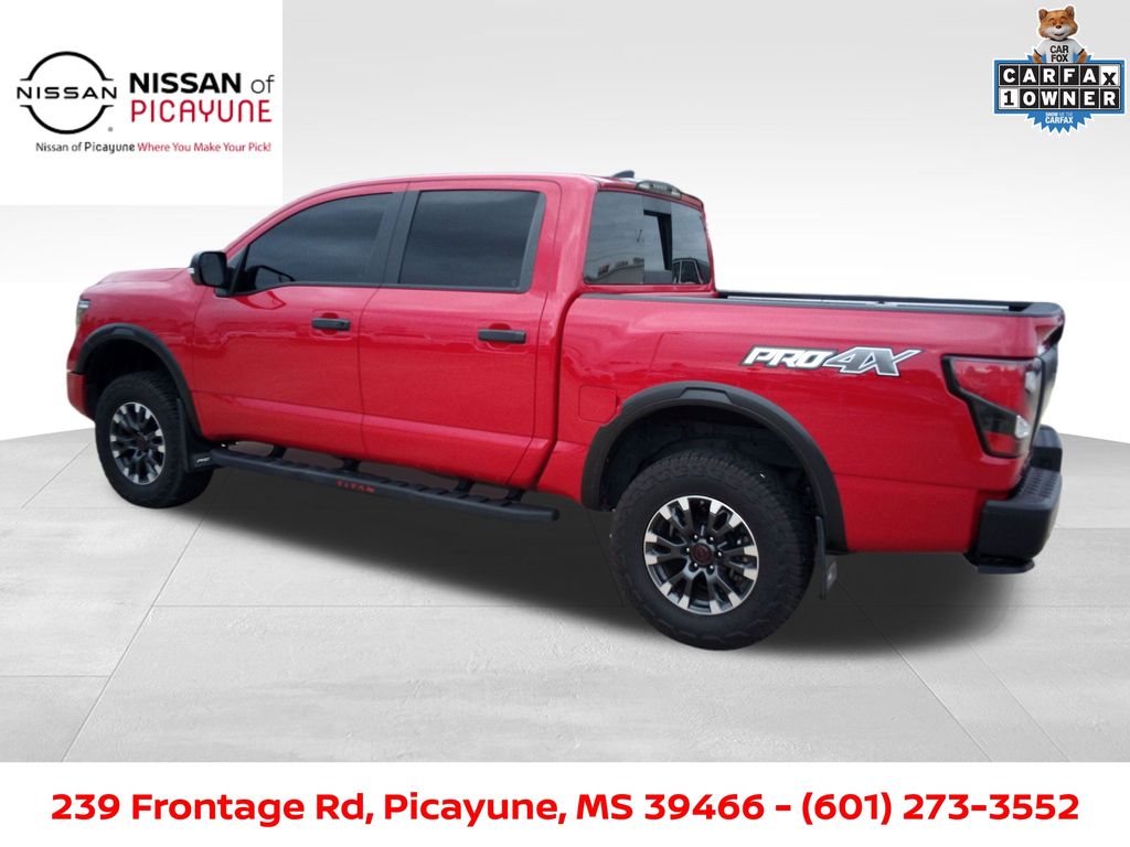 2024 Nissan Titan PRO-4X photo 3