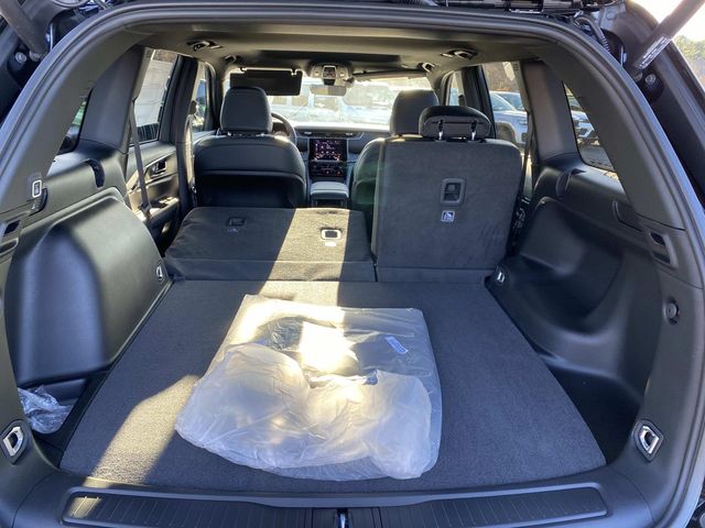 2025 Jeep Grand Cherokee Laredo Altitude X photo 2