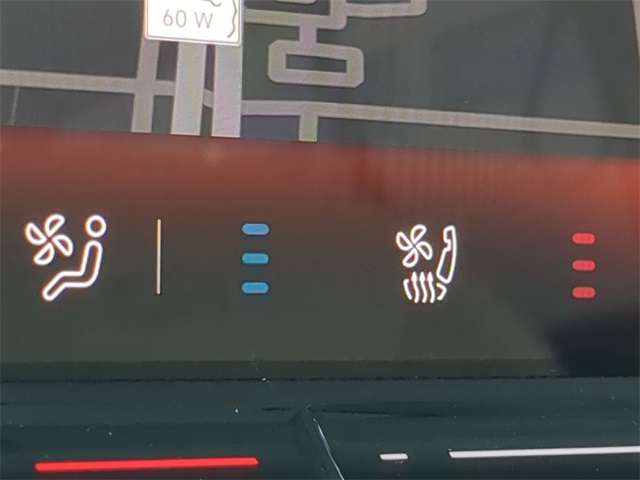2025 Volkswagen ID. Buzz Pro Plus photo 22