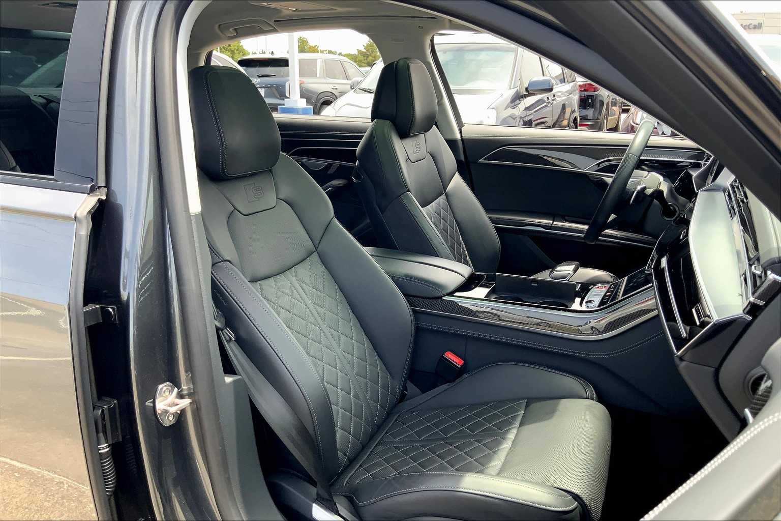2022 Audi S8 4.0T Quattro photo 8