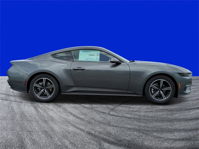 2025 Ford Mustang EcoBoost photo 2
