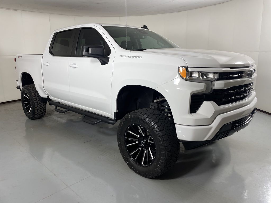 2023 Chevrolet Silverado 1500 RST photo 2