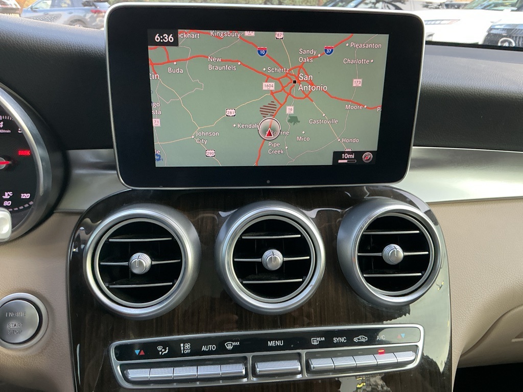 2016 Mercedes Benz GLC 300 4MATIC photo 9