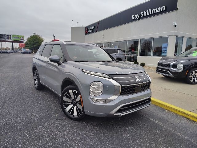 2025 Mitsubishi Outlander SEL's photo