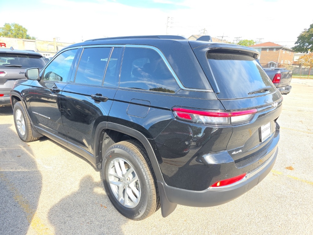 2025 Jeep Grand Cherokee Laredo X photo 4