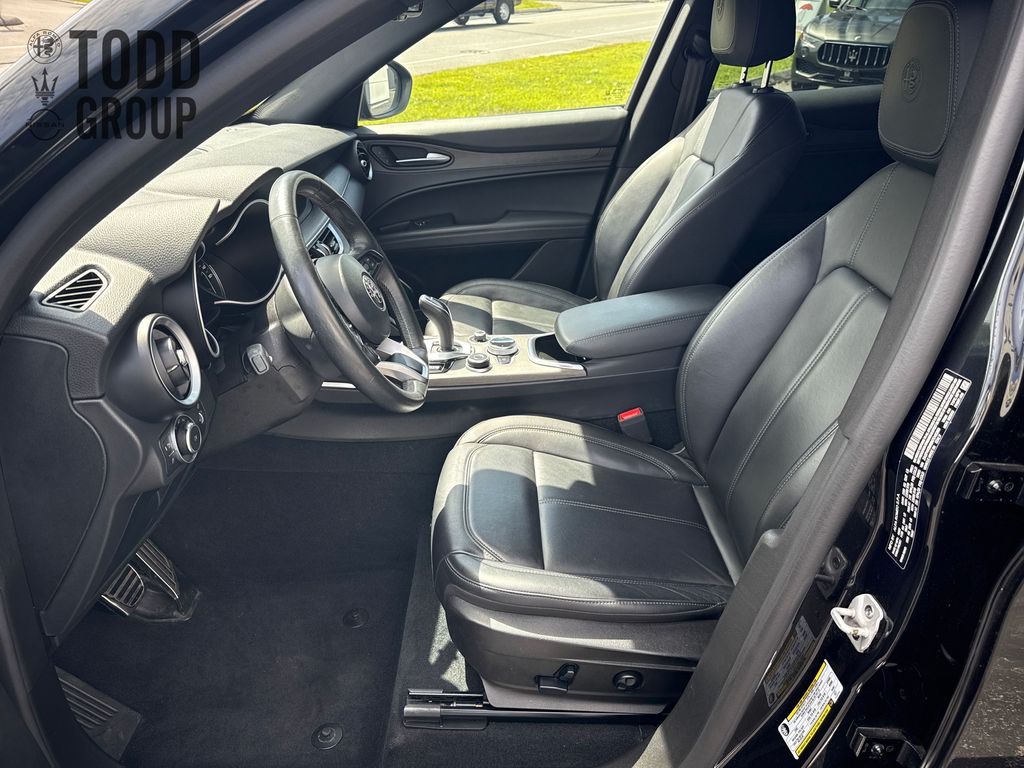 2022 Alfa Romeo Stelvio Ti photo 7