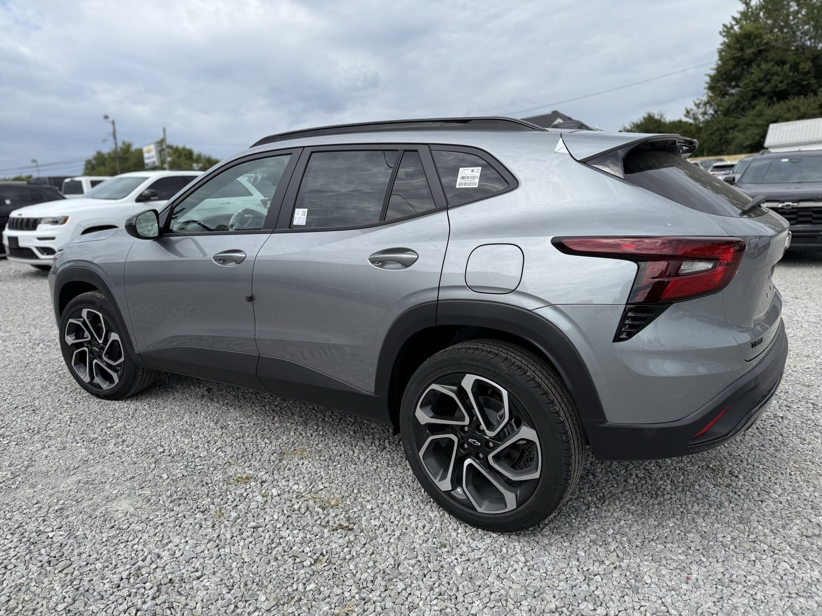 2025 Chevrolet Trax photo 3