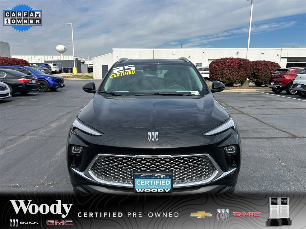 2025 Buick Encore GX Avenir photo 3